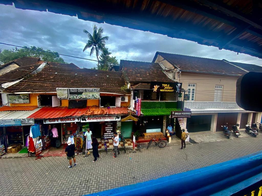 Brisbane Lodge & Hostel Kochi Zewnętrze zdjęcie